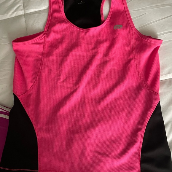 Sportswear - Picture 2 of 2